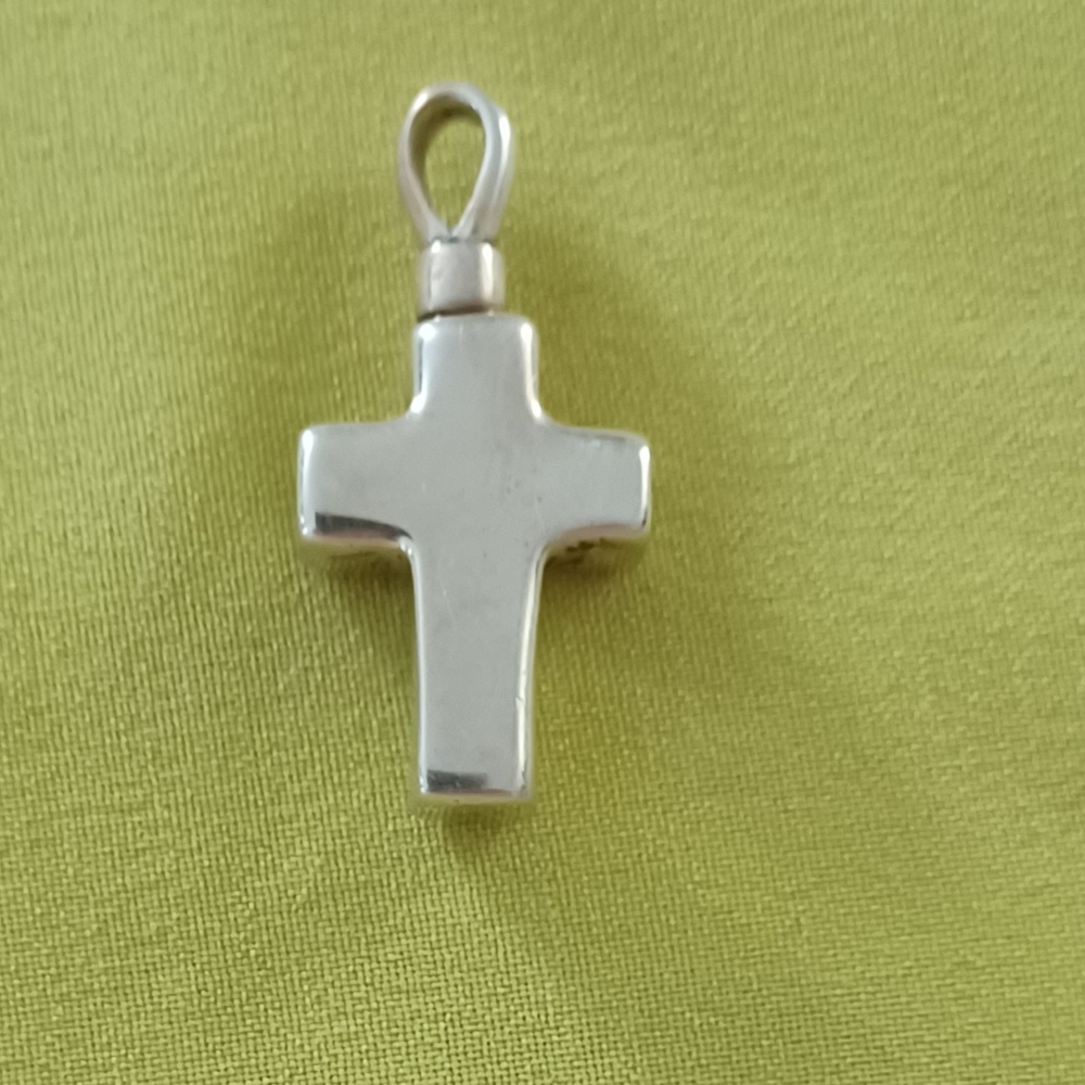 Fusilli Silver Cross Necklace